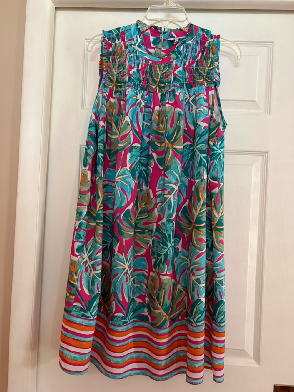 Crown & Ivy: Sleeveless Tropical Leaf dress in Teal & Pink size XL